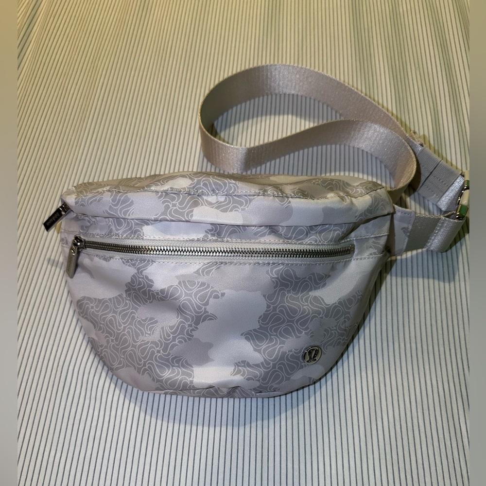 Lululemon belt bag 2.5L